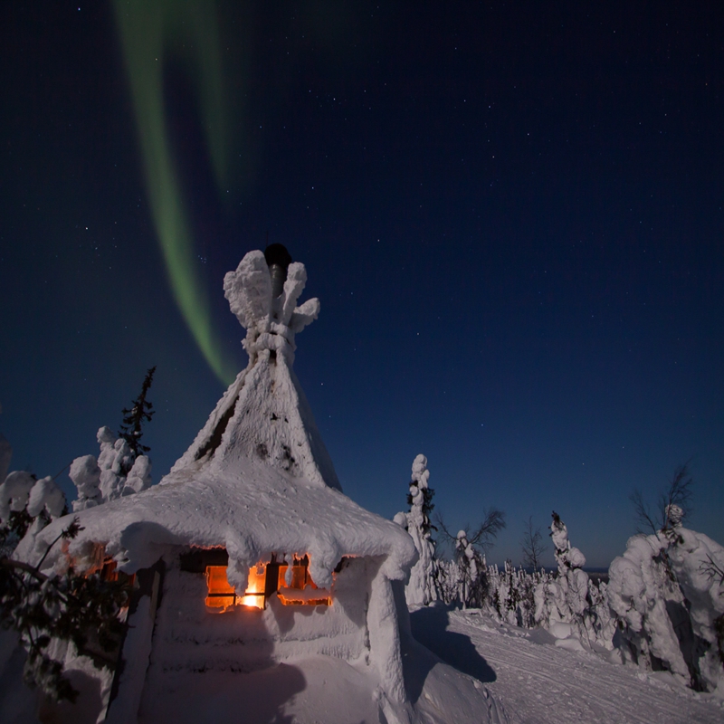 aurora-borealis-and-hut-in-kuusamo-by-olli-lamminsalo_27445701521_o.jpg